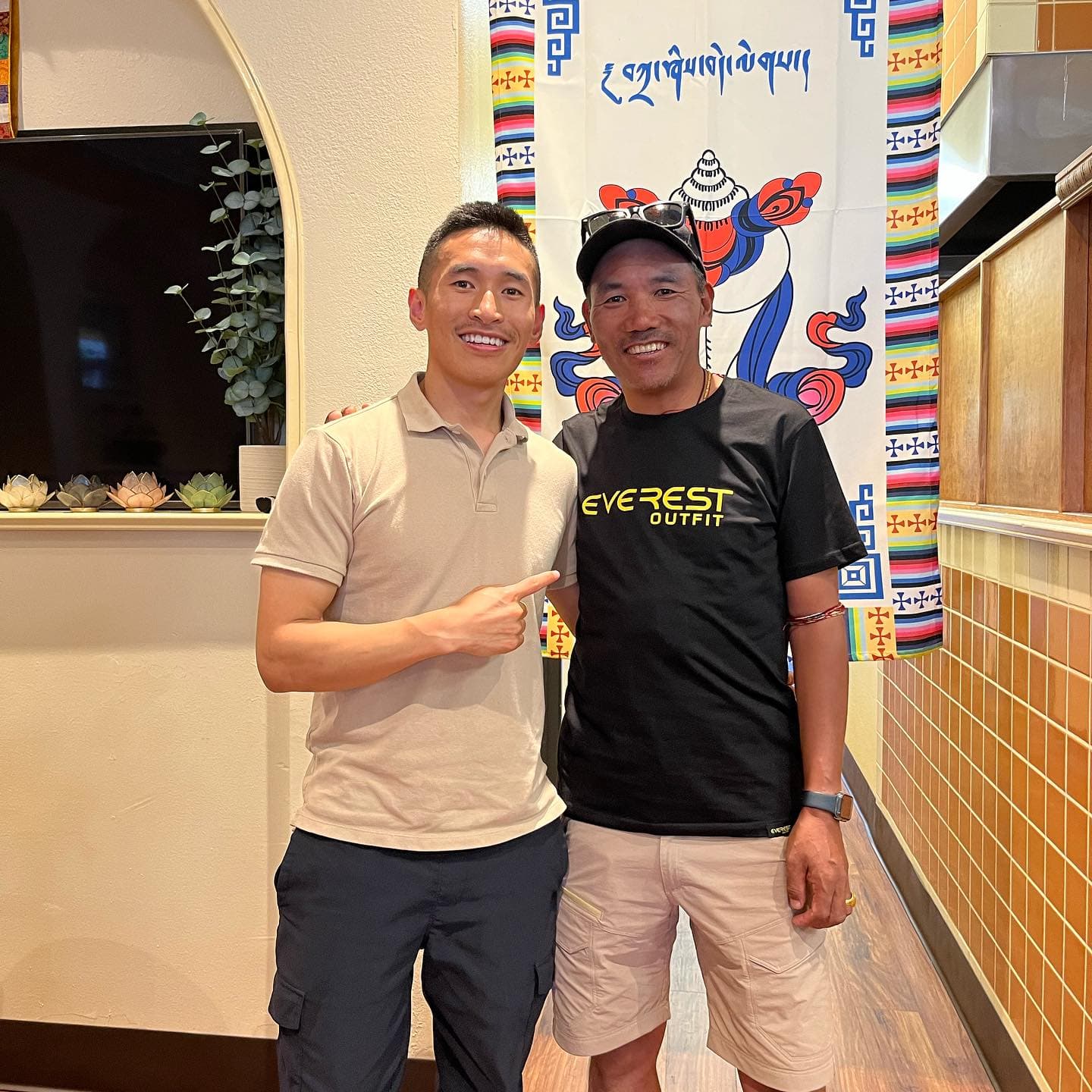 Everest Man Kami Rita Sherpa (Right)